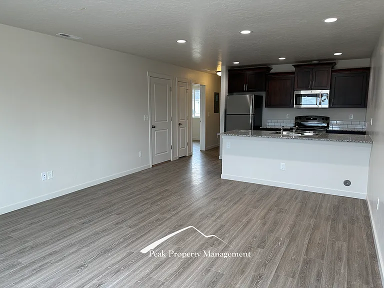 16548 N Franklin Blvd #16548 — Photo 3