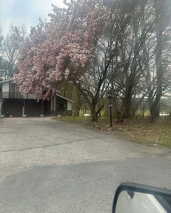 1st image of 365 Lakeshore S
