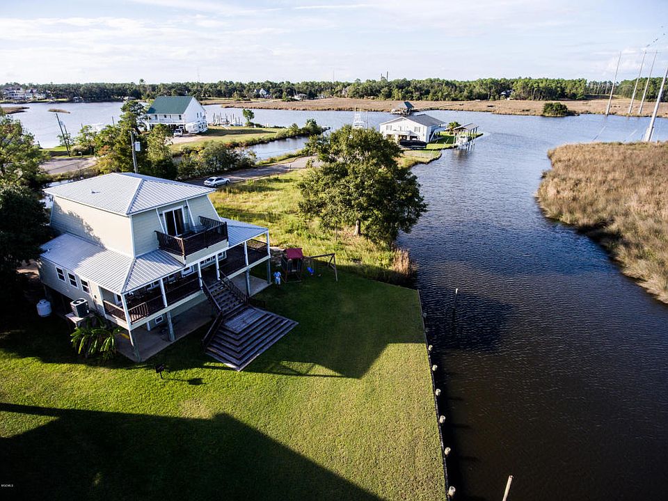 1st image of 1320 Beards Cove Dr