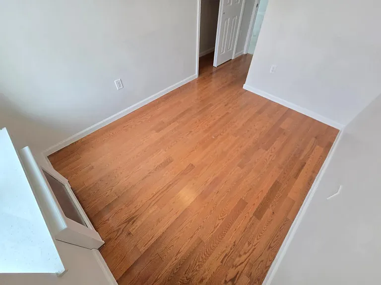 2349 E 22nd St #2F — Photo 13