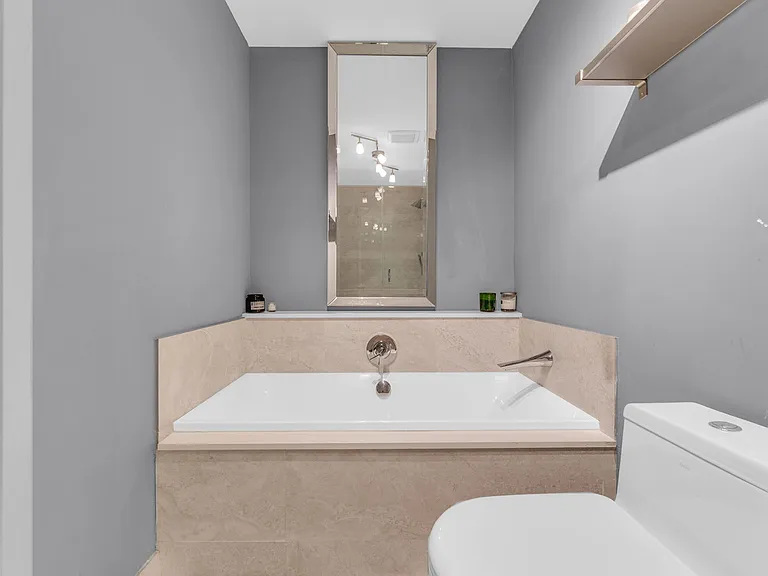 488 NE 18th St #2104 — Photo 7