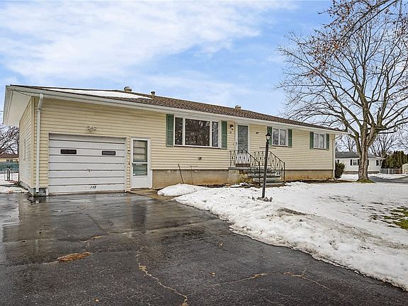 3rd image of 32 Drexel Dr