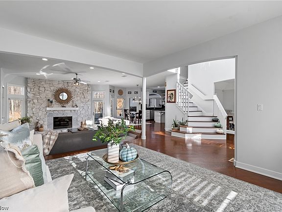 5th image of 23 Great Oak Dr