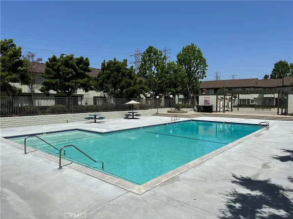 9539 Karmont Ave, South Gate, CA 90280