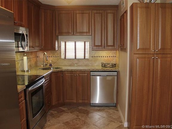 2nd image of 9411 N Hollybrook Lake Dr APT 104