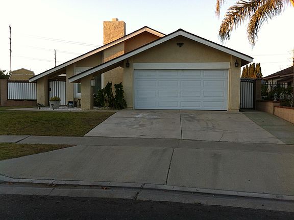 2nd image of 945 W Carol Ave