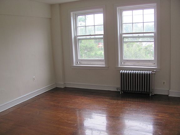 4th image of 7000 Lincoln Dr APT F4