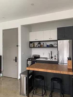 Rented by Nooklyn NYC LLC | media 9