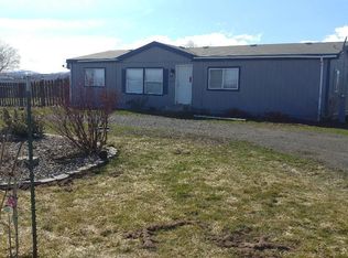 910 N Tieton Rd, Tieton, WA 98947