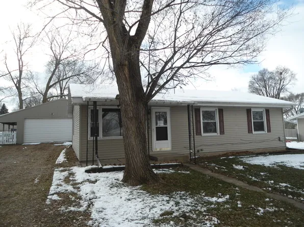 410 Hillcrest Ave, Rochelle, IL 61068