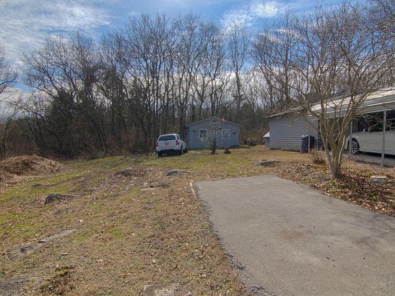 5th image of 9236 Floyd Ln