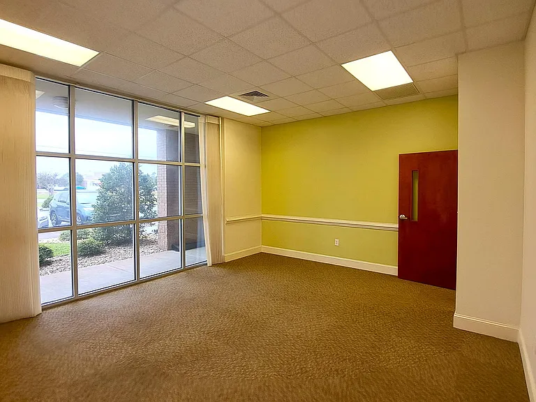 5039 Executive Dr #200 — Photo 2