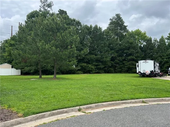 904 Brice Ct, Chesapeake, VA 23322