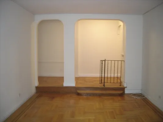 Rented by Metropolitan Equities | media 25