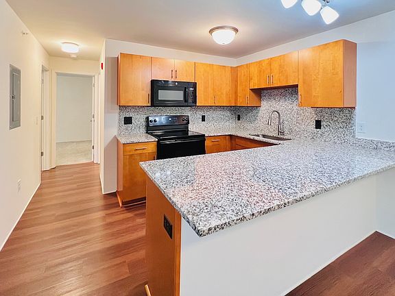 3rd image of 7532 Redwood Blvd #205