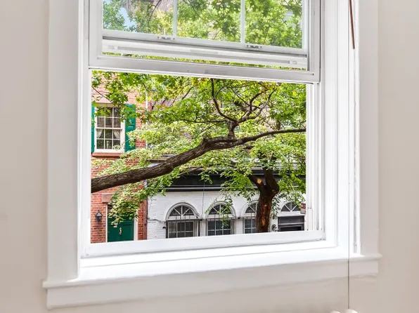 27 Commerce Street image 1 of 9