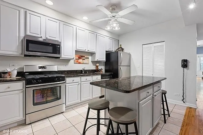 4825 N Fairfield Ave #1 — Photo 5