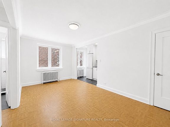 2nd image of 396 Avenue Rd #417