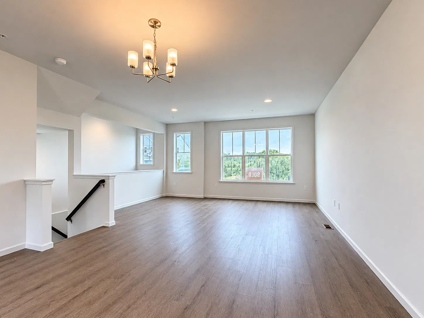 3 bed, 2.5 bath, 1992 sqft, $2,295 — Photo 4