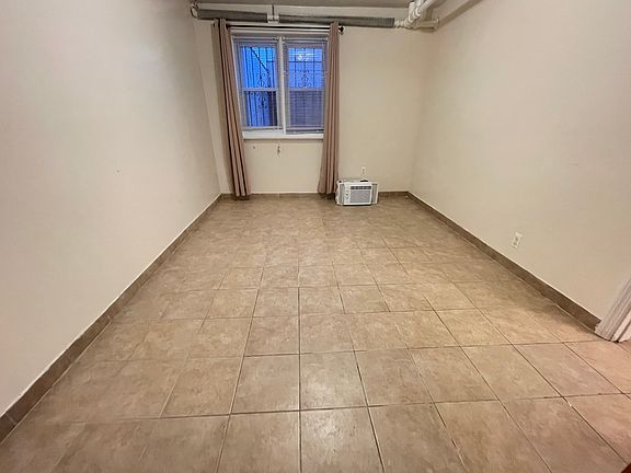 3rd image of 21-11 42nd St Unit 1