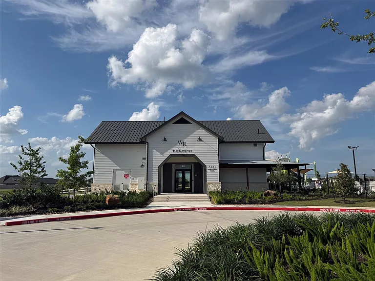 3518 Grassland Dr — Photo 32
