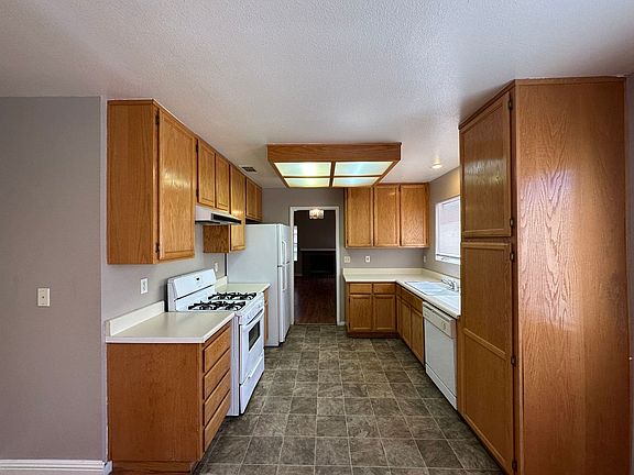 5th image of 7611 Isley Ave