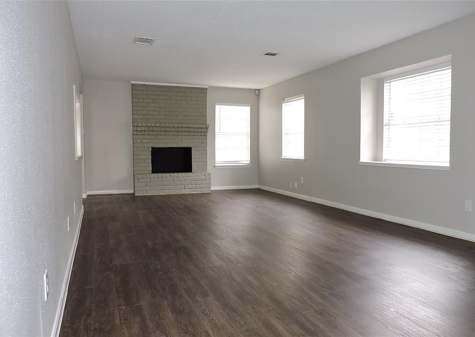 1st image of 3130 Cherry Creek Dr