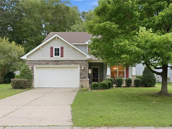 22305 Charthouse Ln, Carrollton, VA 23314