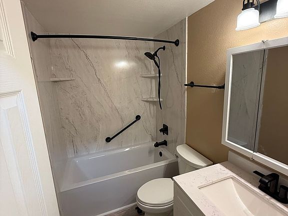 5th image of 827 Maxwell Ave APT I