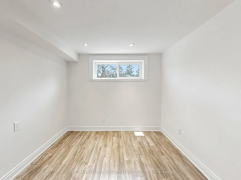 18 King Richard Ct #LOWER — Photo 20
