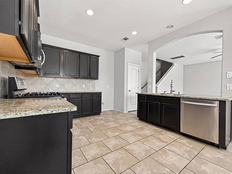 1326 Seagler Pond Ln — Photo 21