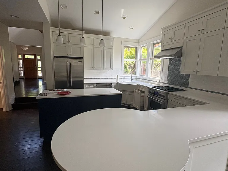 2628 NW Crossing Dr — Photo 7
