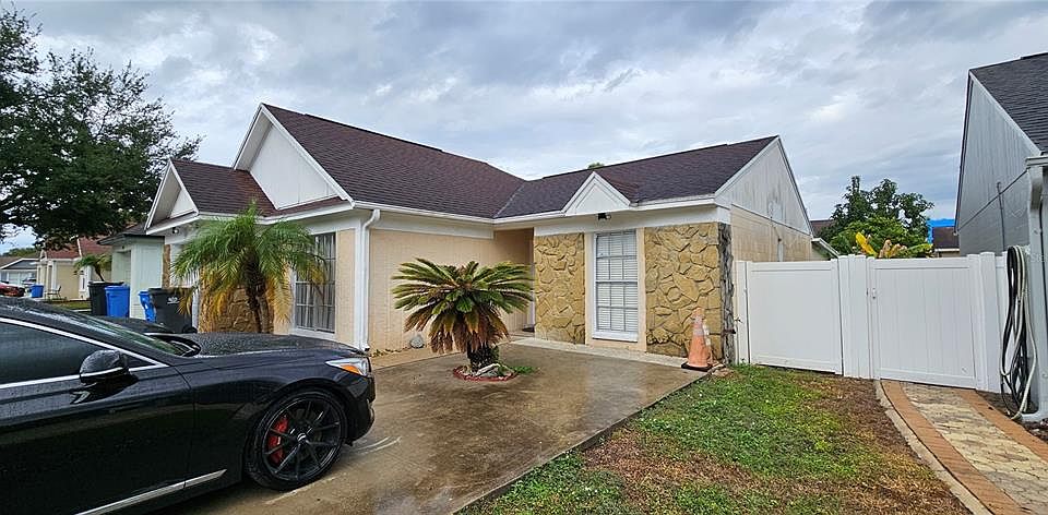 1st image of 9067 DIXIANA VILLA CIRCLE