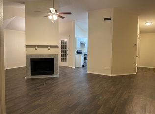 637 Lake Crest Pkwy, Azle, TX 76020