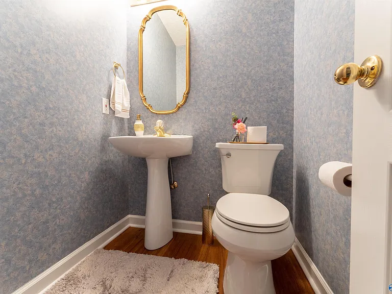 127 Sunset Blvd — Photo 21