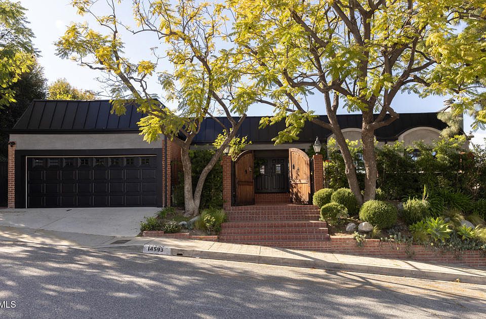 1st image of 14593 Deervale Pl