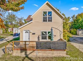 825 Sherman St SE, Grand Rapids, MI 49506