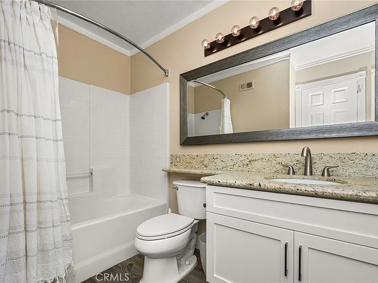3441 E Berkshire Ct — Photo 26
