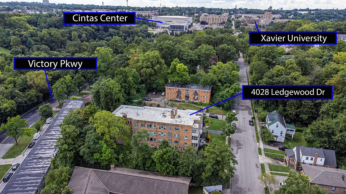Building Photo - 4028 Ledgewood Dr