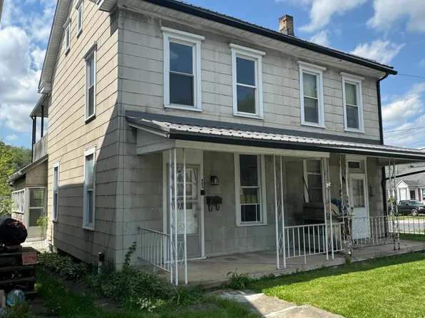 402 Locust St, Burnham, PA 17009