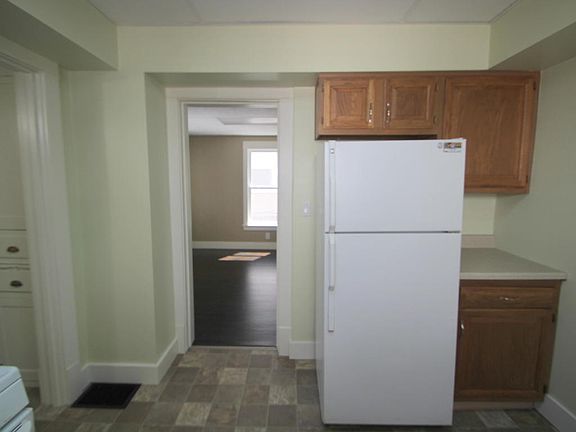 3rd image of 414 10th St NW