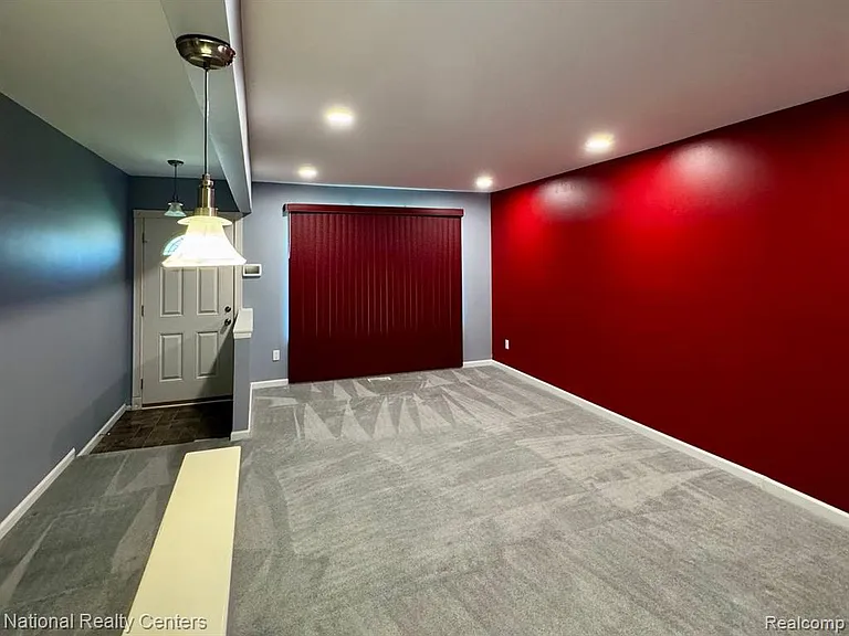 34528 Hawke Dr — Photo 3