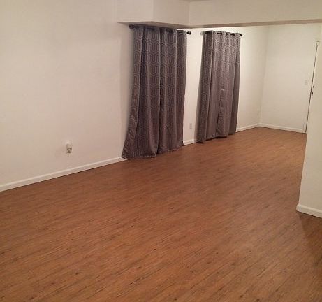 3rd image of 4904 Garfield Ave