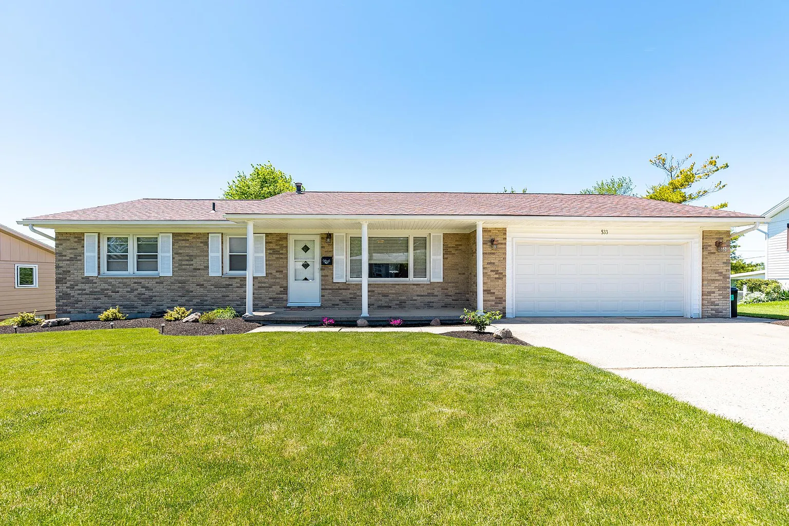 533 Hillcrest Dr photo 1