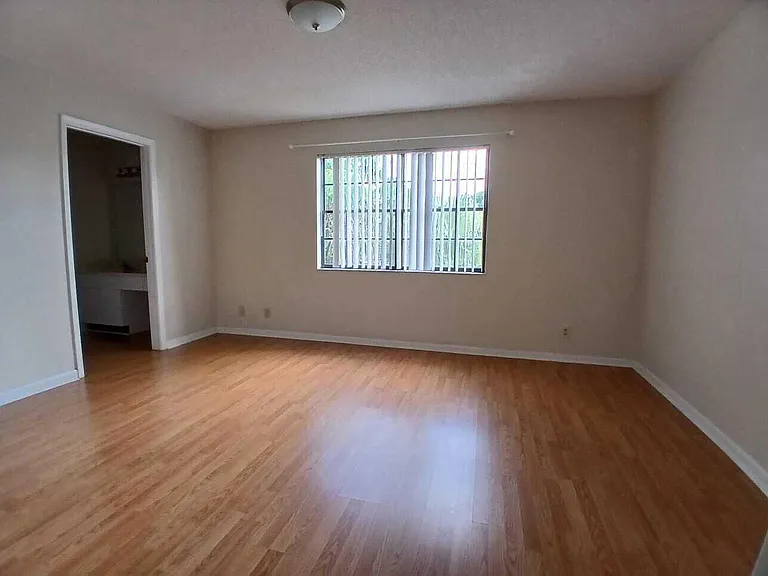 1731 Shoreside Cir — Photo 19
