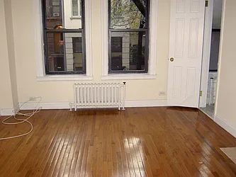 Rented by Elinor Taasa, LREB