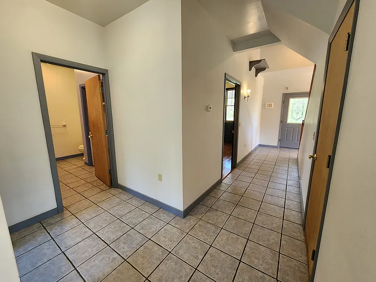 109 N Hollow Rd — Photo 15