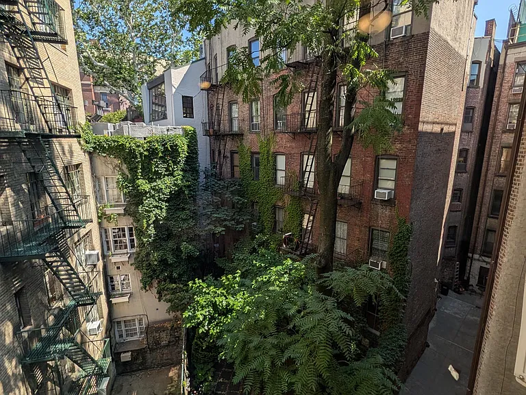70 Barrow St #4R — Photo 9