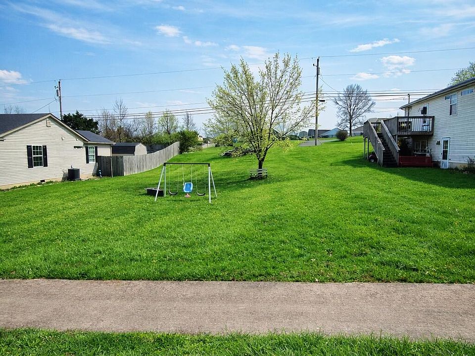 1st image of 102 Hunter Ridge Dr