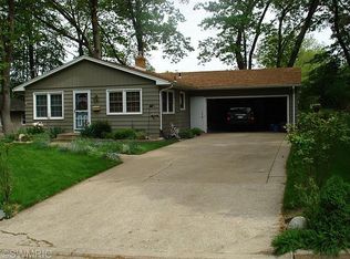437 Homecrest Ave, Kalamazoo, MI 49001
